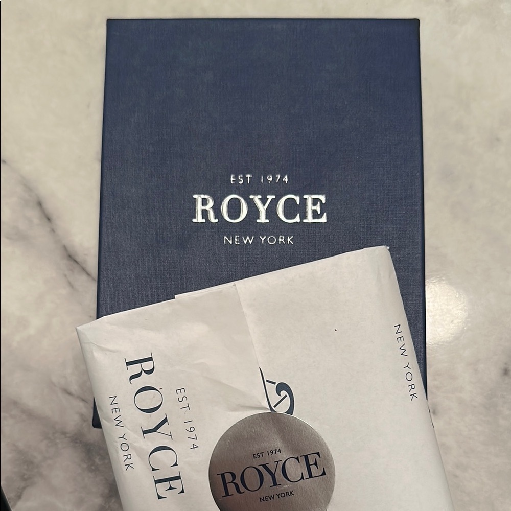 ROYCE RFID BLOCKING PASSPORT ORGANIZER